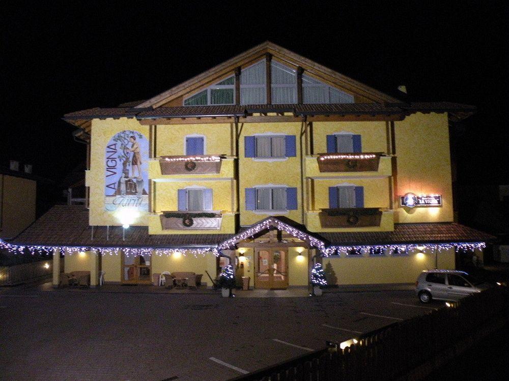 Hotel Garni La Vigna - Adult Friendly San Michele allʼAdige エクステリア 写真