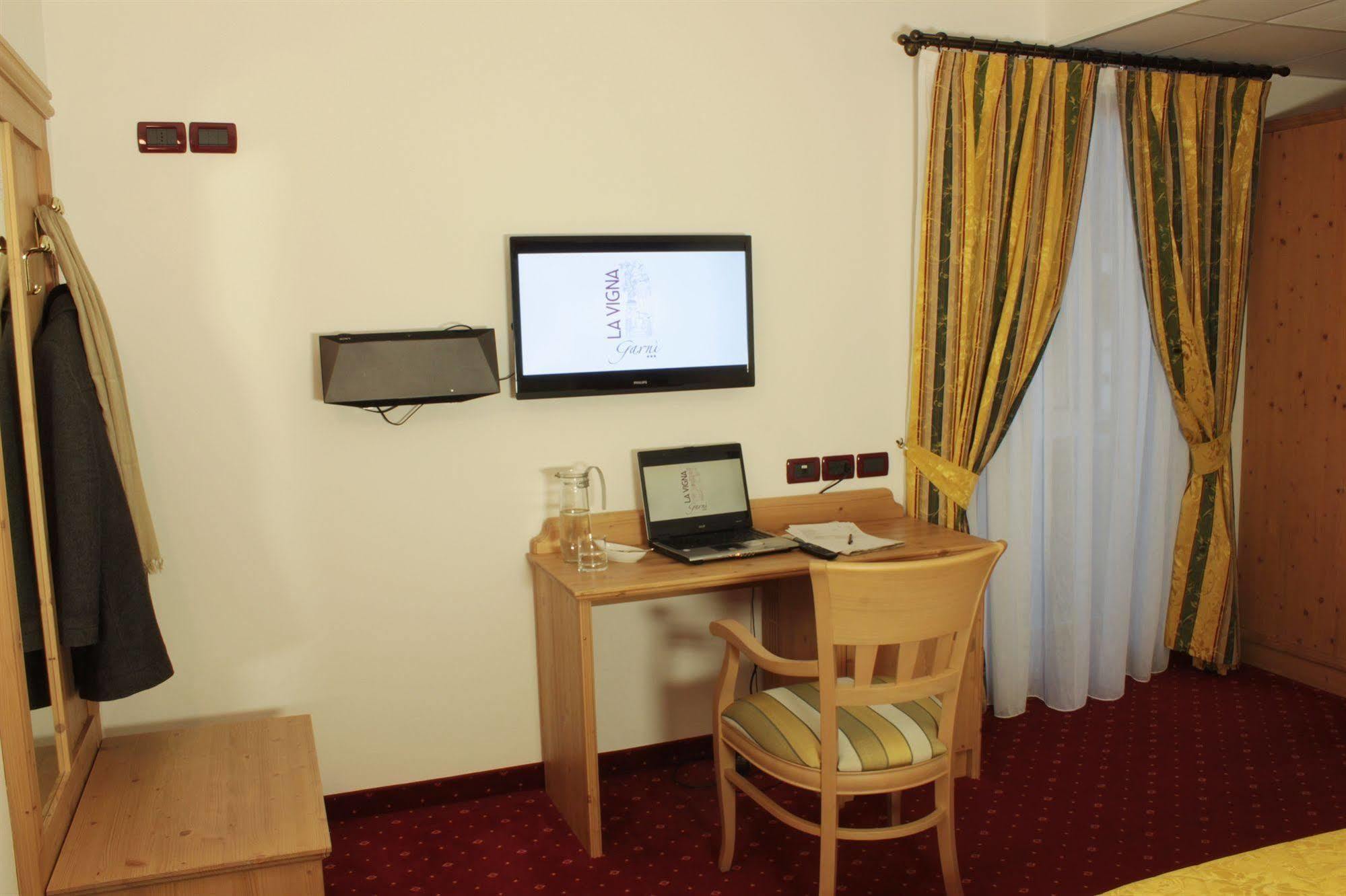 Hotel Garni La Vigna - Adult Friendly San Michele allʼAdige エクステリア 写真